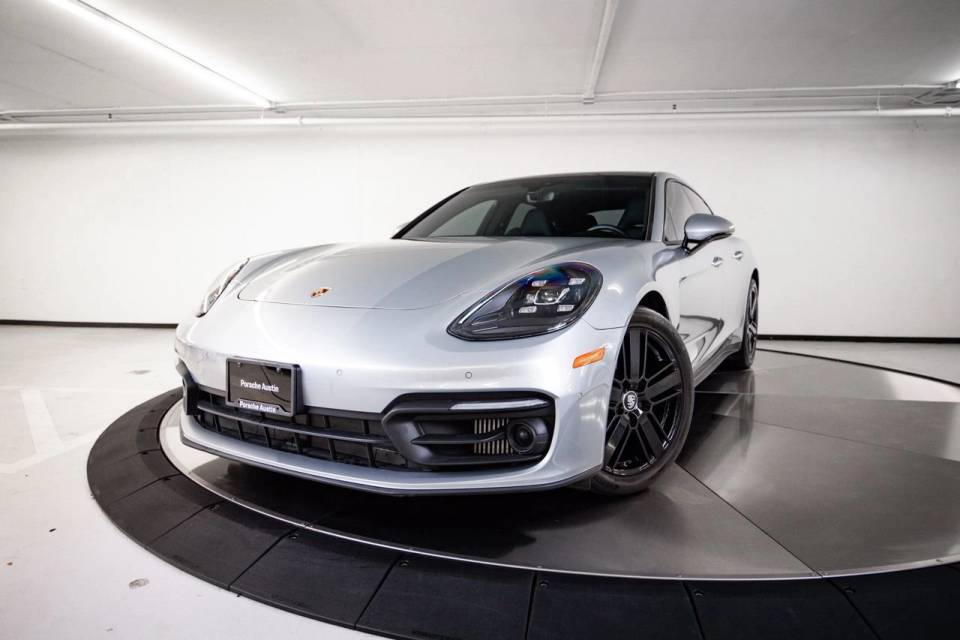 2023 Porsche Panamera Platinum Edition