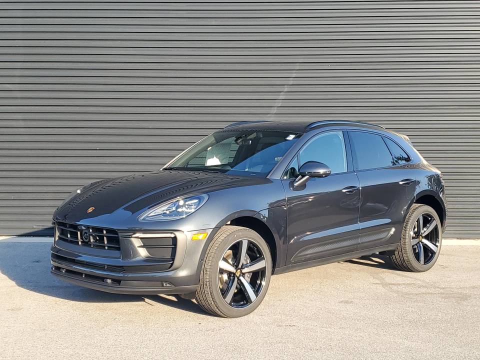 2026 Porsche Macan Base