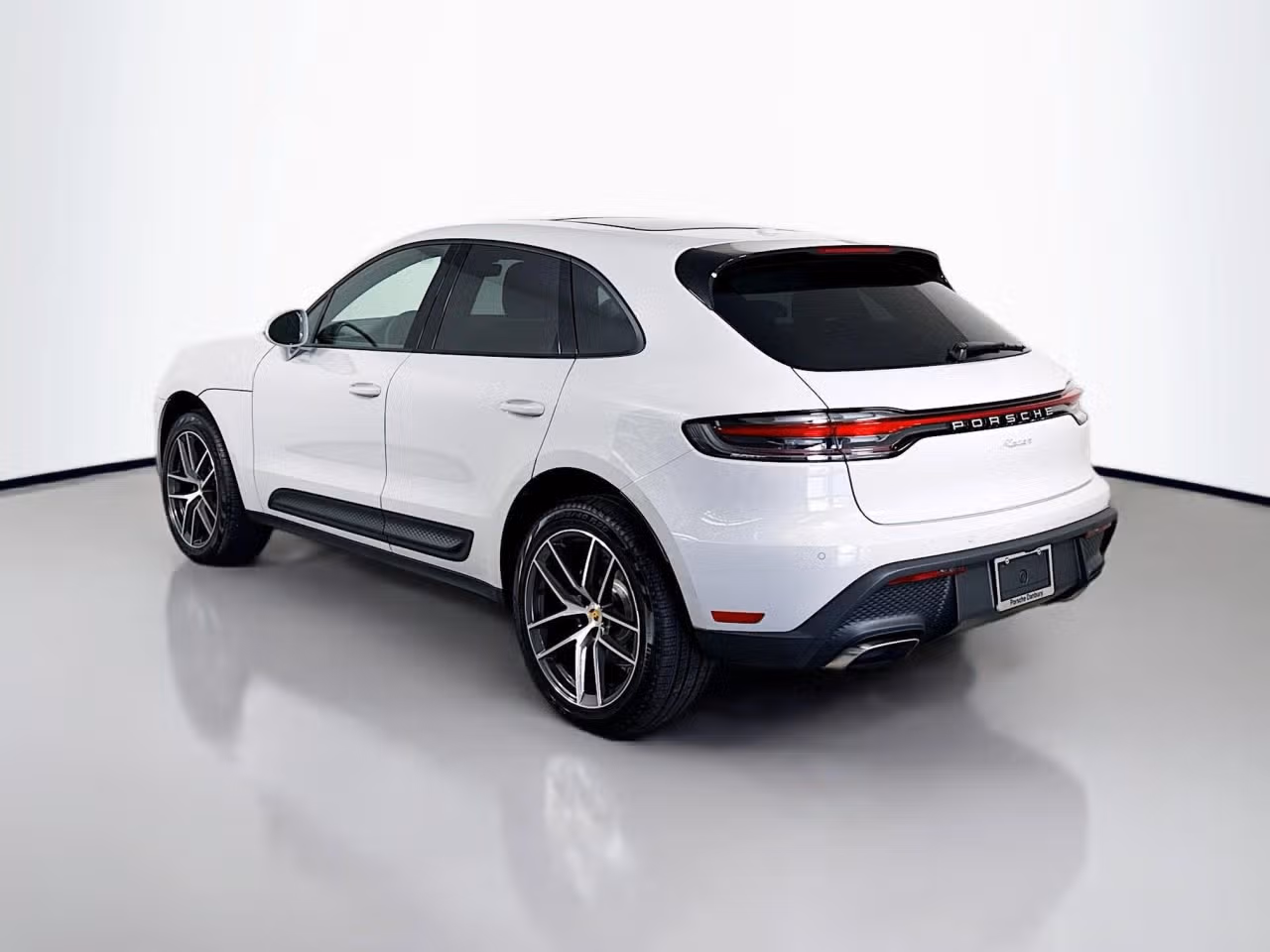 2025 Porsche Macan - Photo 20