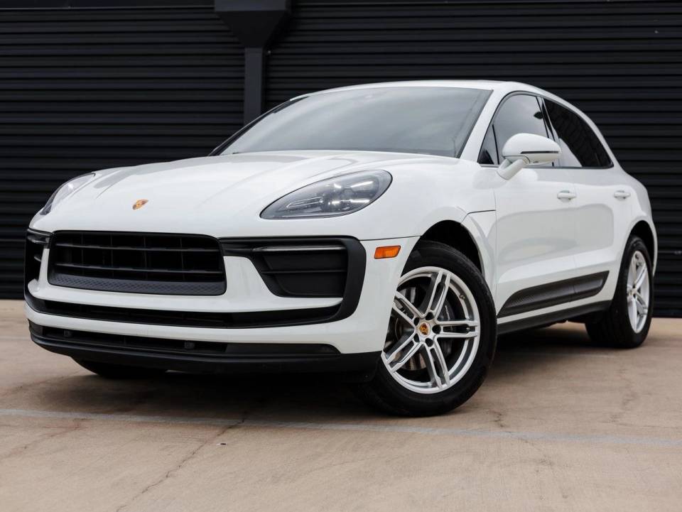 2022 Porsche Macan Base