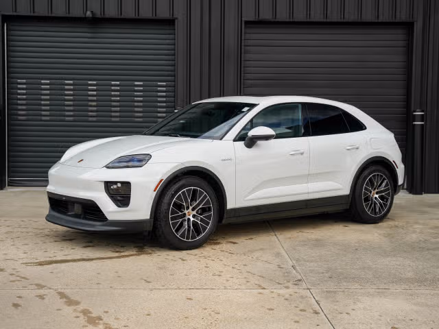 Used 2025 Porsche Macan Base with VIN WP1AD2XAXSL076552 for sale in Baton Rouge, LA