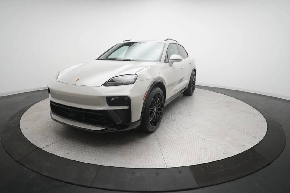 2026 Porsche Macan