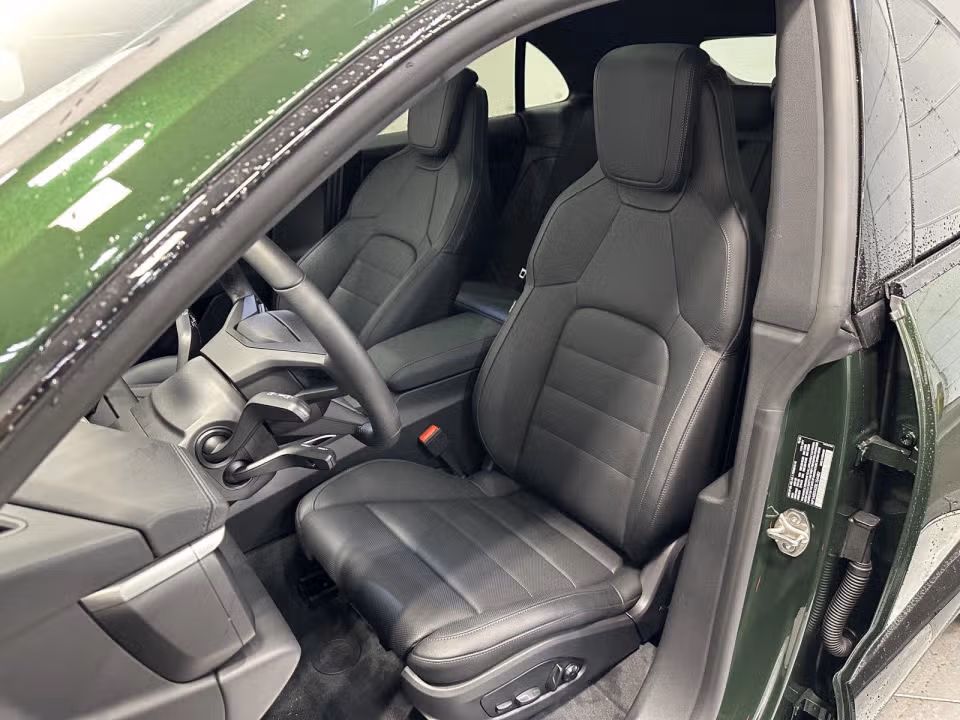 2025 Porsche Macan S - Photo 27