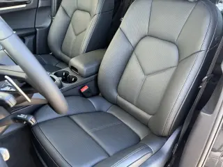 2026 Porsche Macan T - Photo 37
