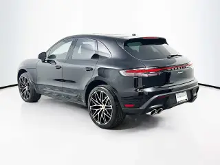 2025 Porsche Macan T - Photo 21