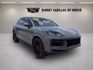 2025 Porsche Cayenne E-Hybrid's photo