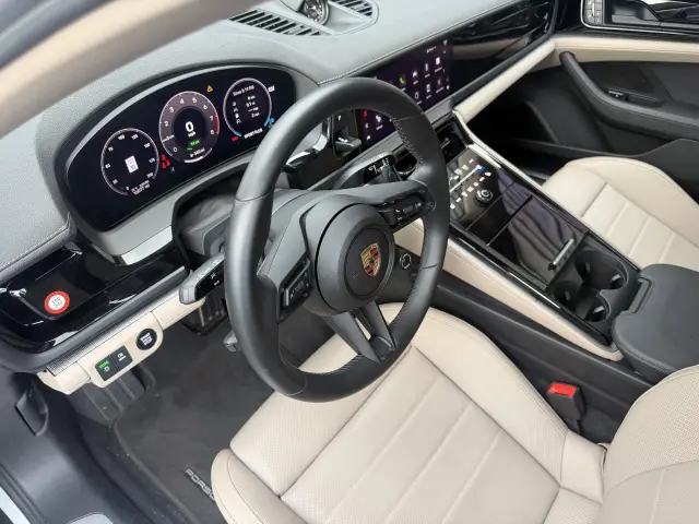 2025 Porsche Panamera 30