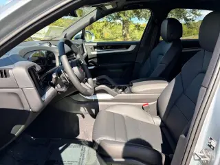 2026 Porsche Cayenne E-Hybrid - Photo 37