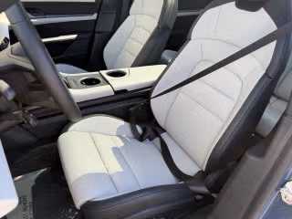 2026 Porsche Taycan S - Photo 33
