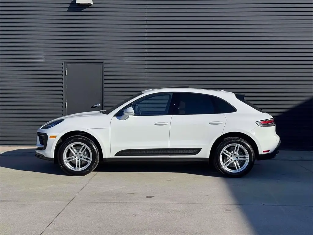 2026 Porsche Macan Base - Photo 16