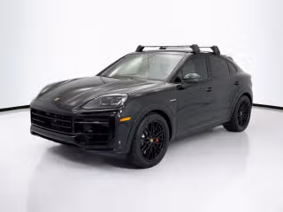 2024 Porsche Cayenne S E-Hybrid's photo