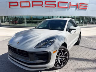 2026 Porsche Macan T's photo