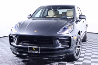 2025 Porsche Macan's photo