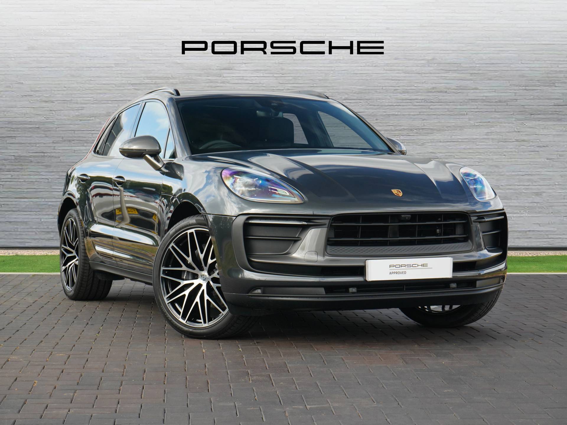 Macan T, photo 1 of 39