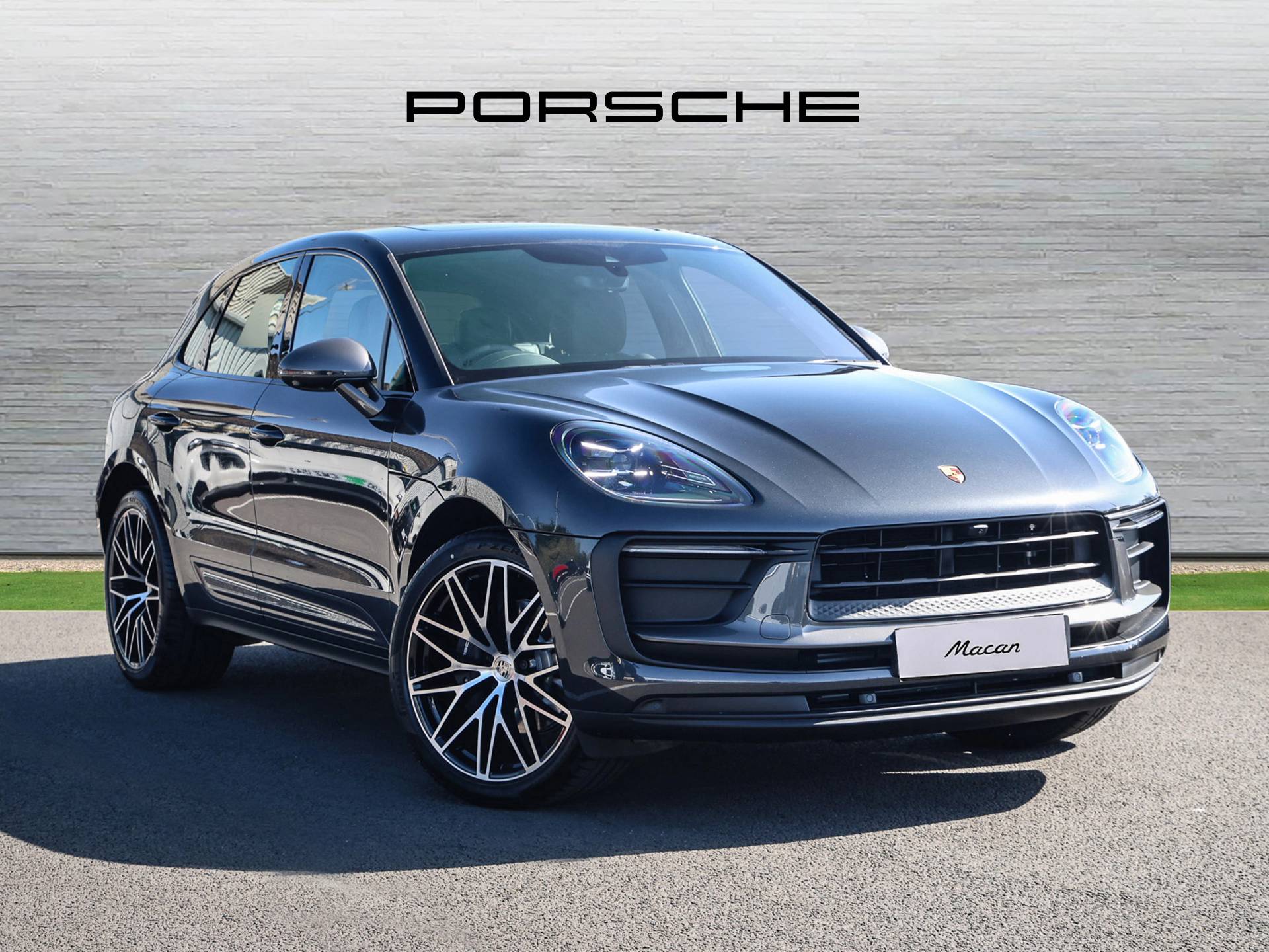 Macan T, photo 1 of 36