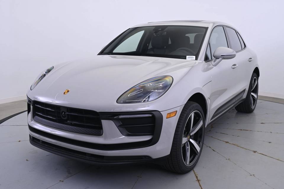 2025 Porsche Macan Base