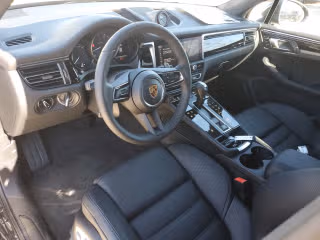 2026 Porsche Macan Base - Photo 25