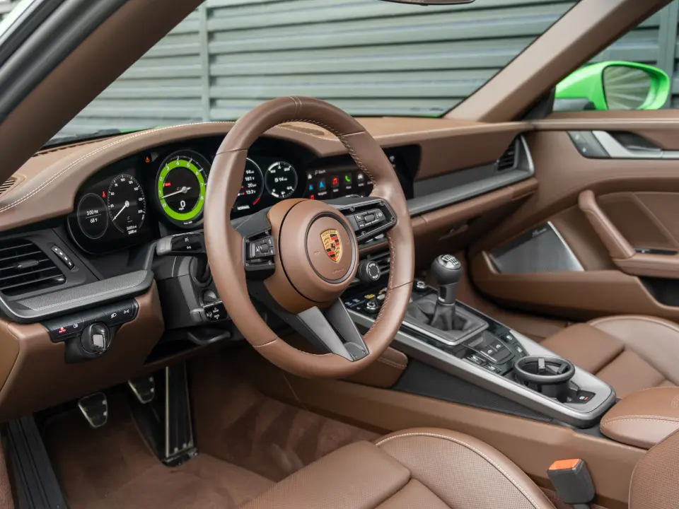 2024 Porsche 911 - Photo 31