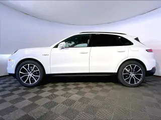 2025 Porsche Cayenne E-Hybrid - Photo 13