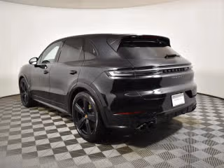 2026 Porsche Cayenne GTS - Photo 17