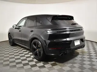 2026 Porsche Cayenne GTS - Photo 21