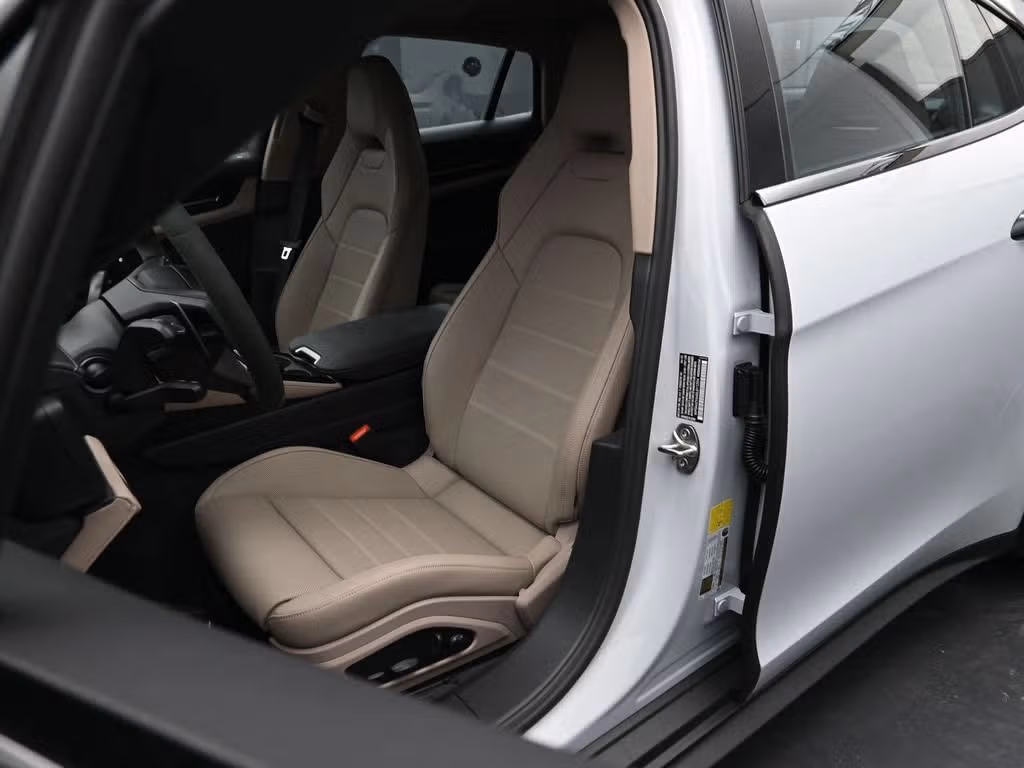 2025 Porsche Panamera Base - Photo 36