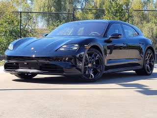 2025 Porsche Taycan 4S Cross Turismo's photo