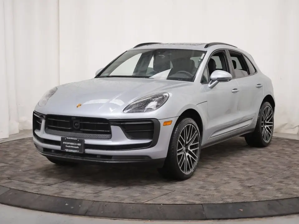 2026 Porsche Macan T - Photo 7