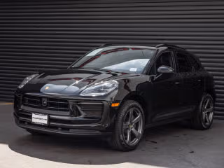 2023 Porsche Macan T's photo