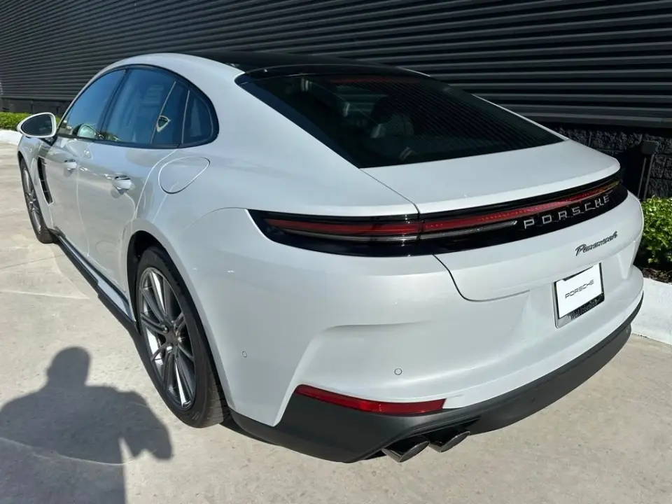 2025 Porsche Panamera 4 E-Hybrid - Photo 23