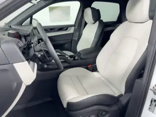 2026 Porsche Cayenne E-Hybrid - Photo 37