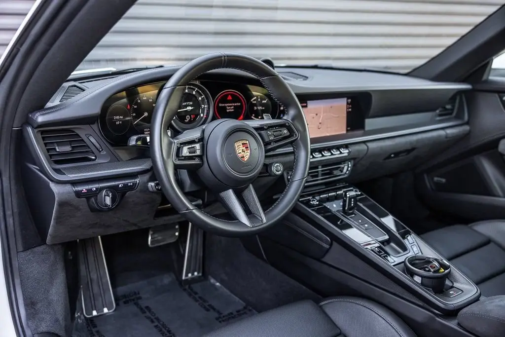 2024 Porsche 911 GTS - Photo 32