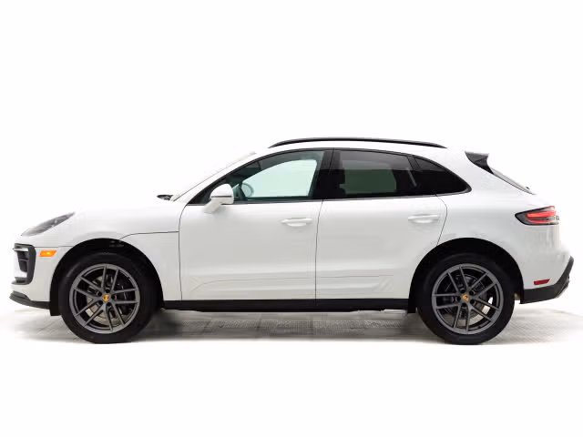 2025 Porsche Macan - Photo 10