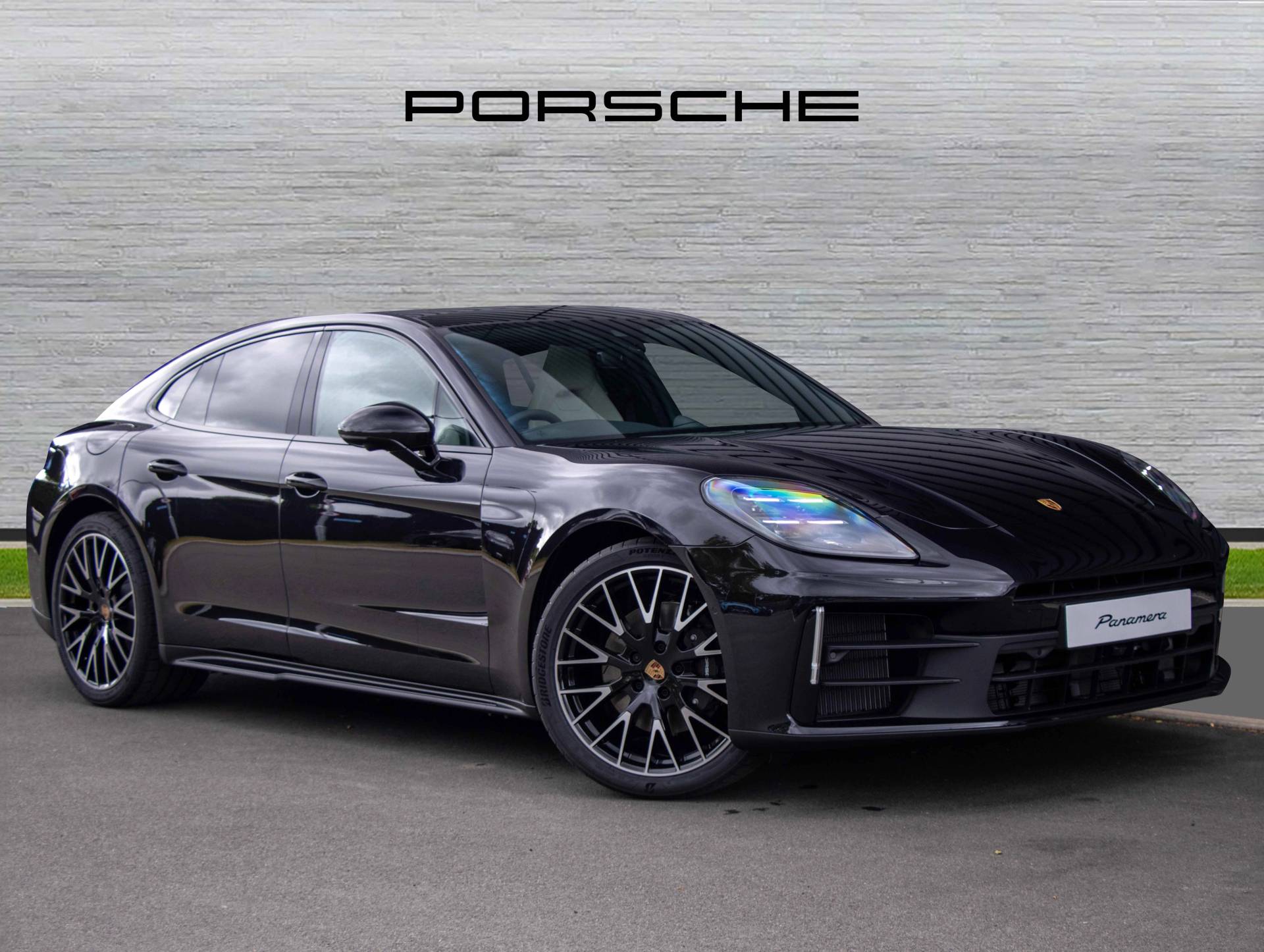 Panamera, photo 1 of 32