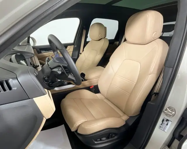 2024 Porsche Cayenne Turbo E-Hybrid - Photo 38