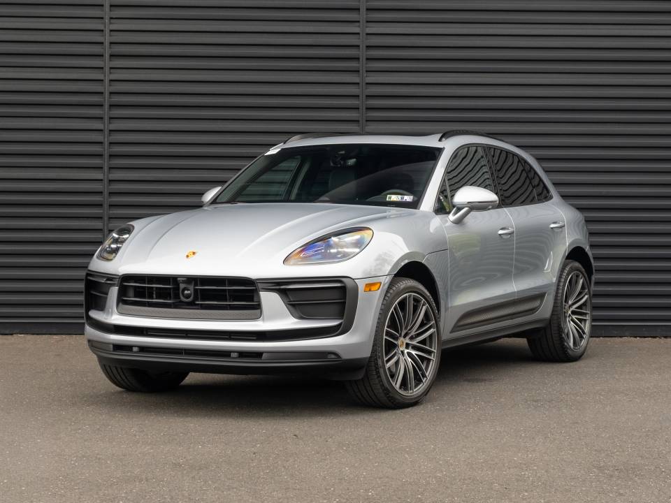 2026 Porsche Macan Base