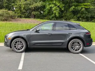 2026 Porsche Macan T - Photo 13