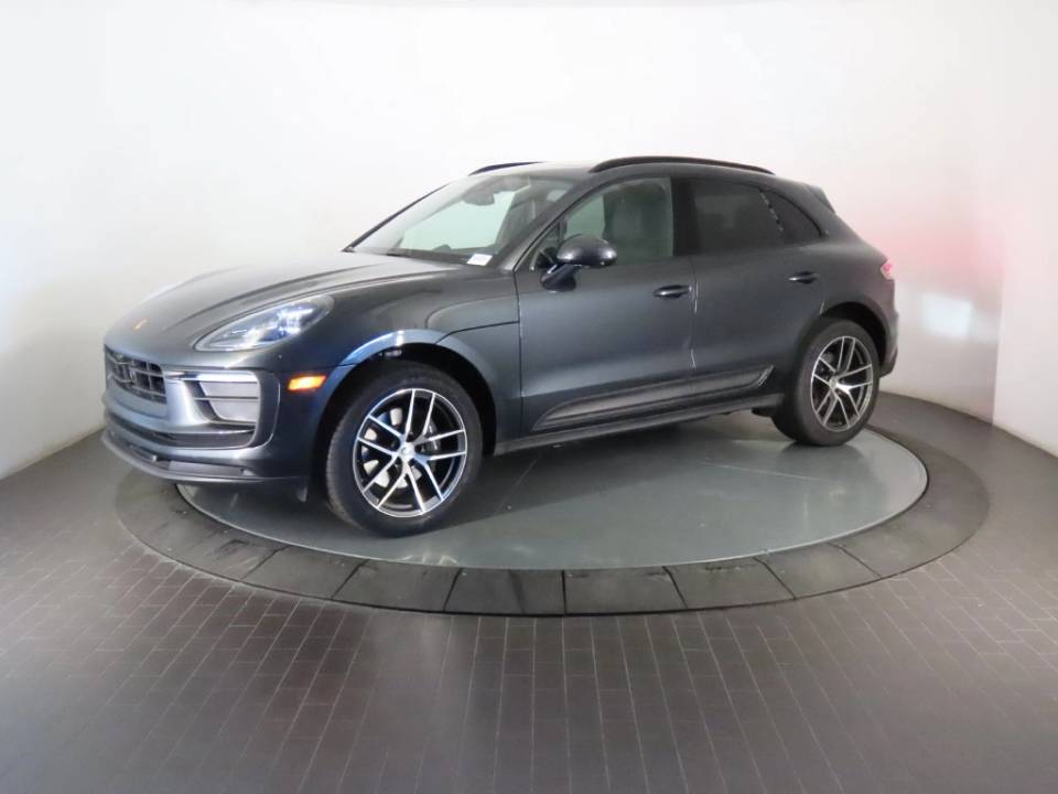 2025 Porsche Macan Base