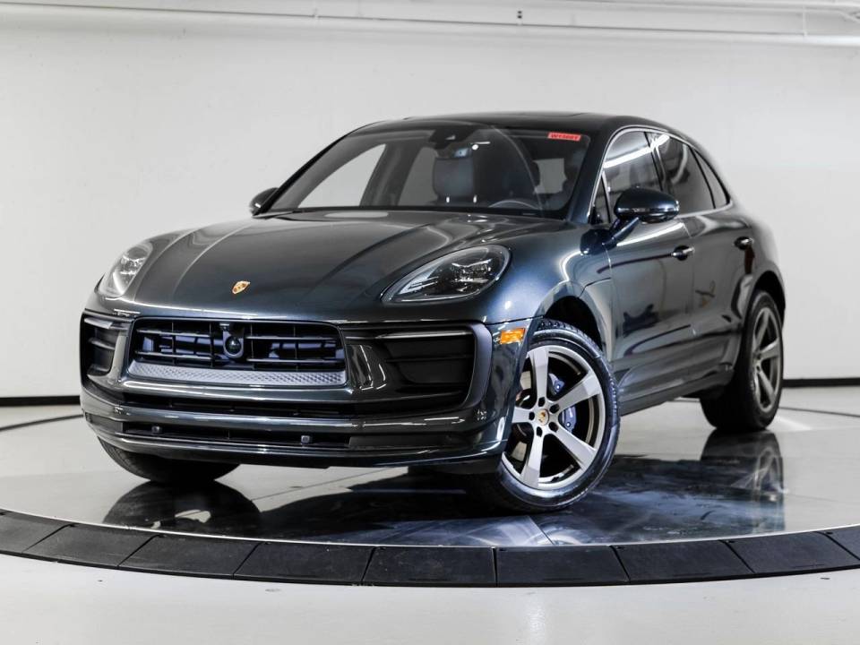 2025 Porsche Macan Base