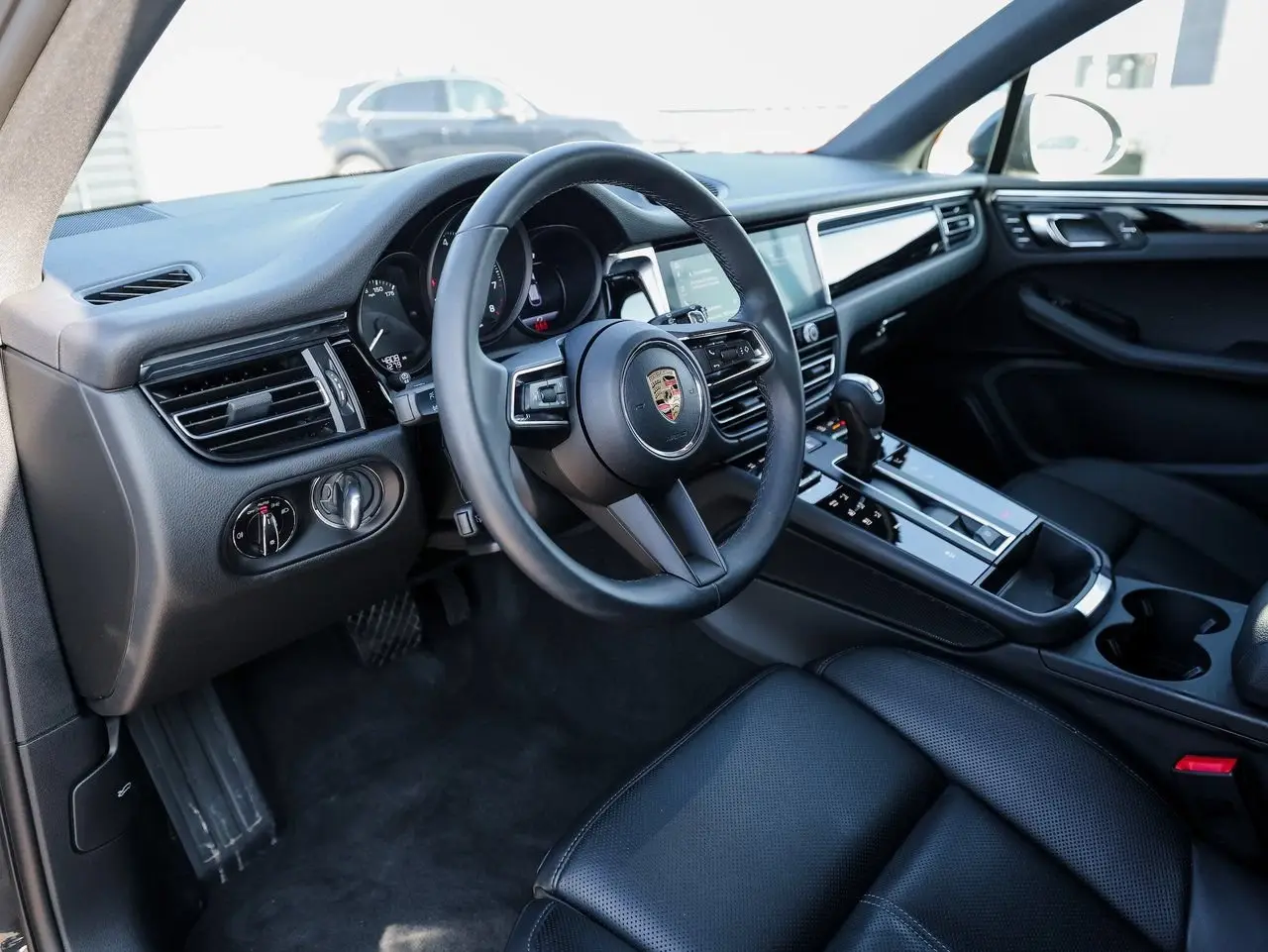 2026 Porsche Macan Base - Photo 32