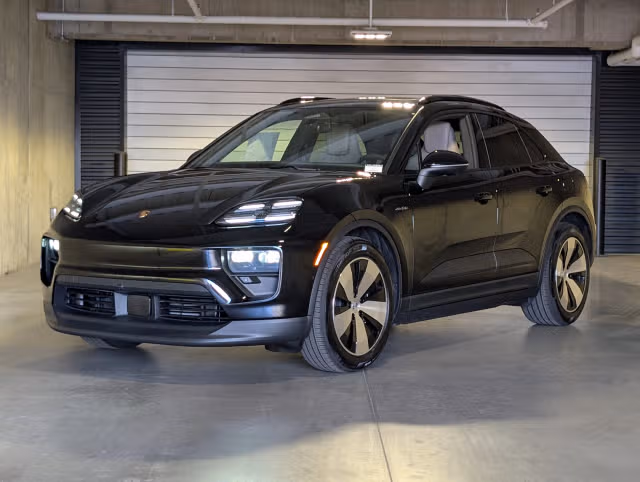 Used 2026 Porsche Macan Base with VIN WP1AA2XA9TL000489 for sale in Littleton, CO