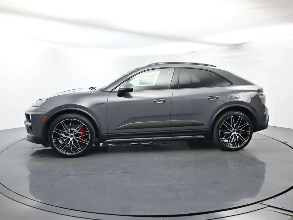 2026 Porsche Macan Turbo Electric - Photo 16