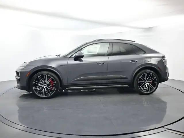 2026 Porsche Macan Turbo Electric - Photo 14