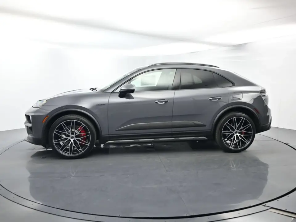 2026 Porsche Macan Turbo Electric - Photo 15