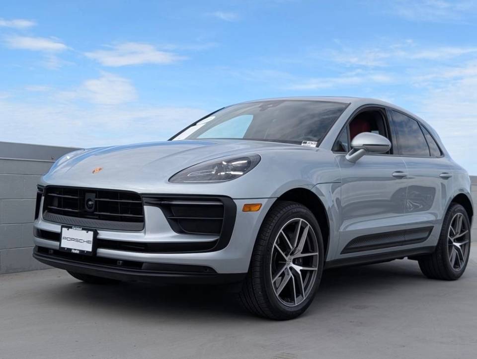 2023 Porsche Macan T