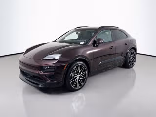 2025 Porsche Macan Macan Turbo Electric's photo