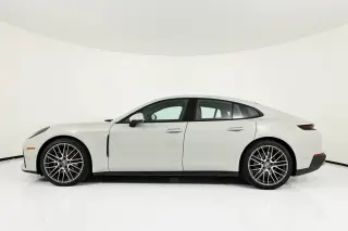 2026 Porsche Panamera Base - Photo 13