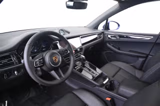 2026 Porsche Macan T - Photo 25