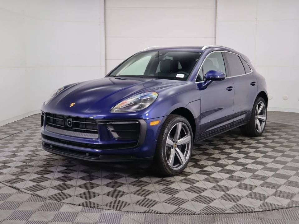 2025 Porsche Macan Base