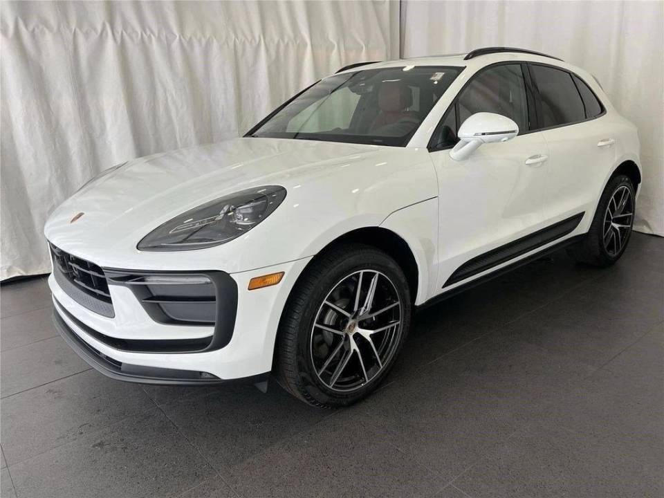 2026 Porsche Macan Base